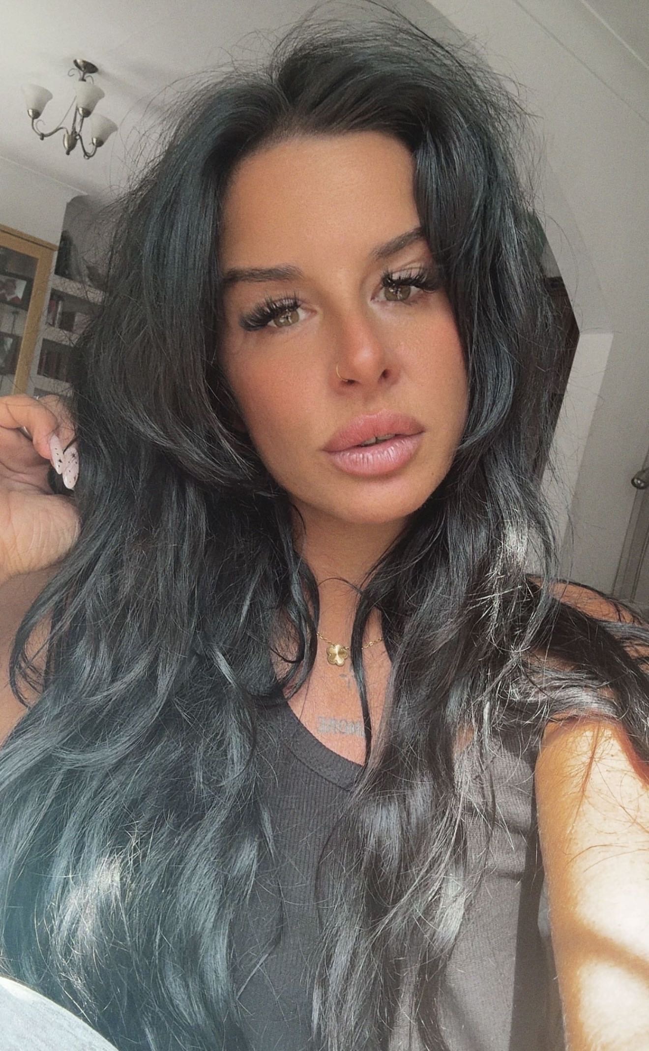 Performer Naughty_Crystal Photo 4