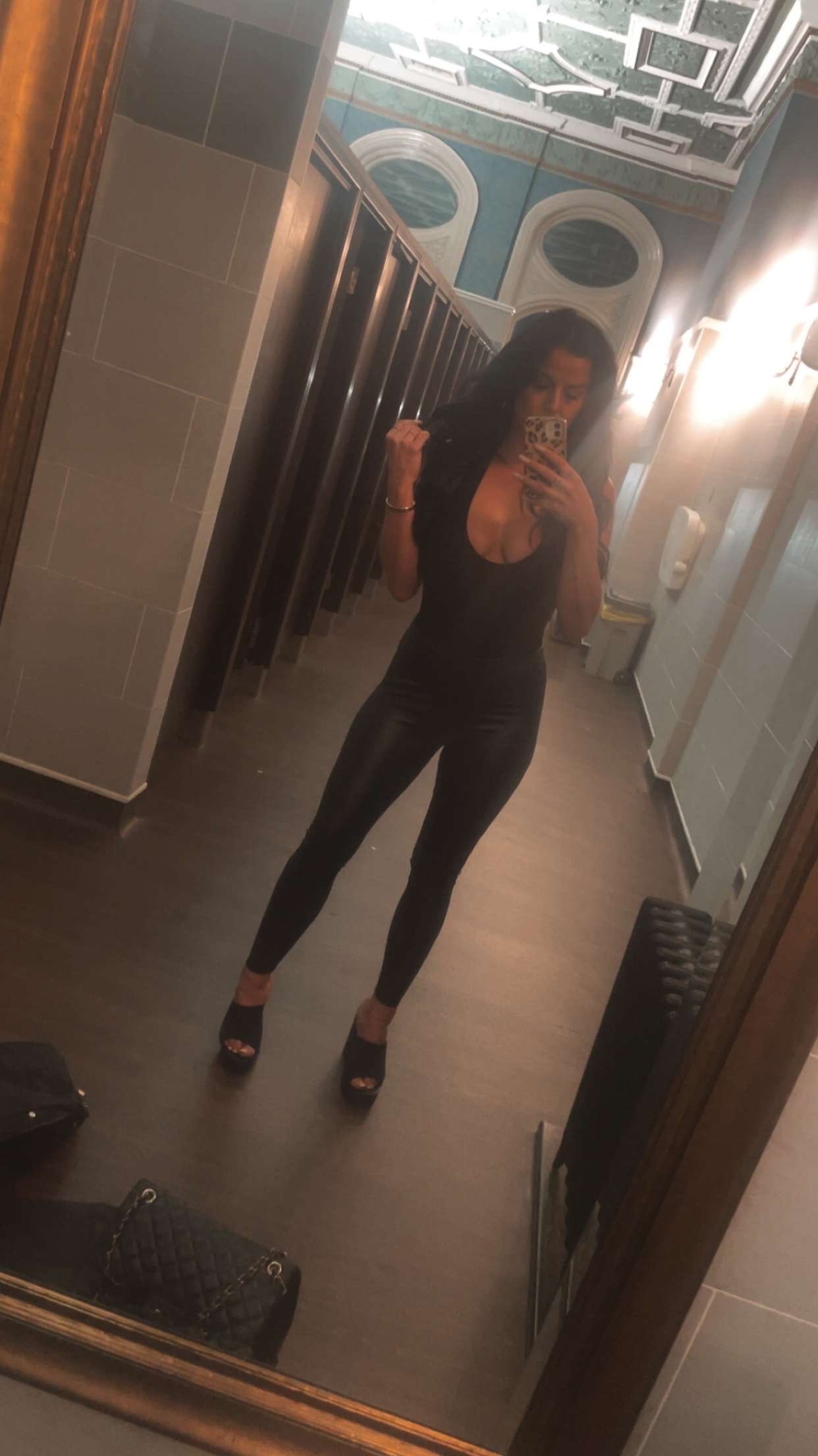 Performer Naughty_Crystal Photo 12