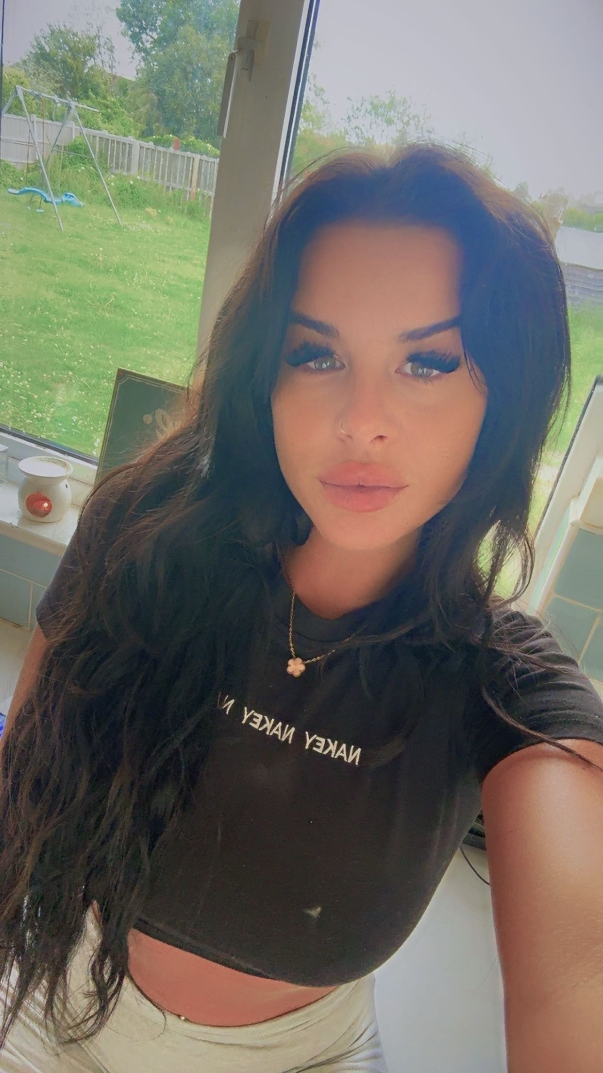 Performer Naughty_Crystal Photo 5