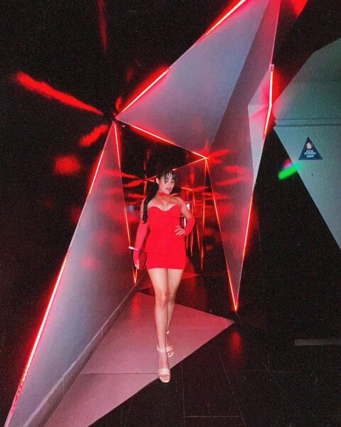 Performer DakottaStar Photo 2