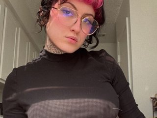 Imagen de perfil de modelo de cámara web de Leia_Megan