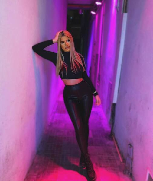 Utøver ElllieWilde Bilde 2