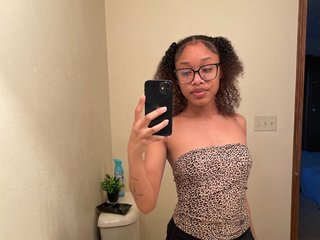 bxbyharmm profielfoto van cam model