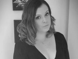 NaughtyWifeUK cam model profile picture