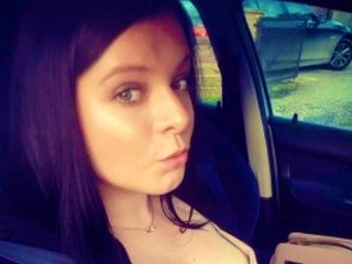 NaughtyWifeUK cam model profile picture 