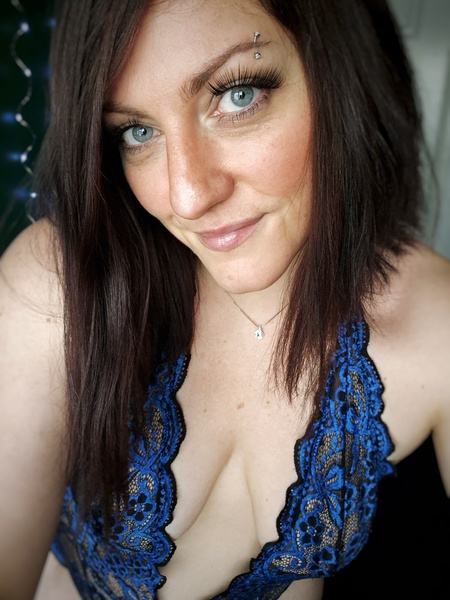 Performer Nola_Curves Photo 8