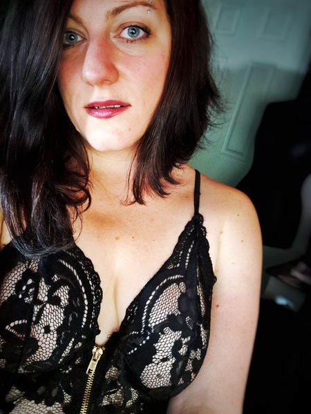 Performer Nola_Curves Photo 6