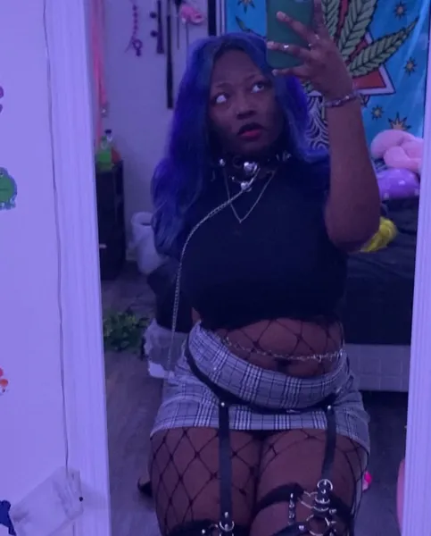 Artist femdomlila Foto 4