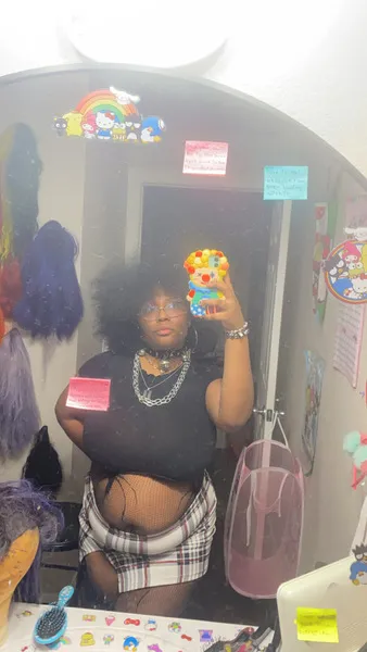 Artist femdomlila Foto 1