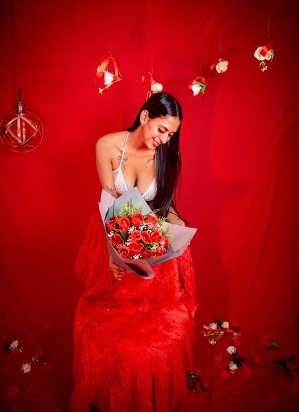 Performer MiaPreety Photo 2