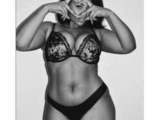 Image de profil du modèle de webcam Lunaa_XO