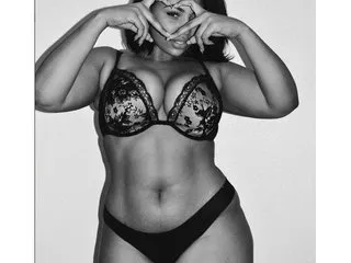 Image de profil du modèle de webcam Lunaa_XO