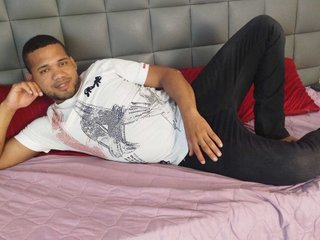 Image de profil du modèle de webcam JosssBigCock