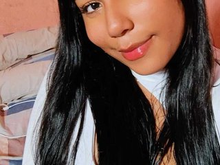 Imagen de perfil de modelo de cámara web de FERNANDA78COUPLE