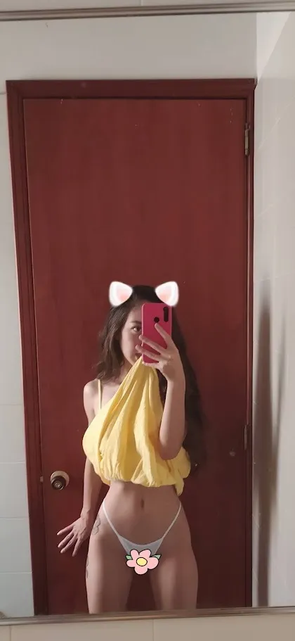 Performer Cattalinabotero Photo 2