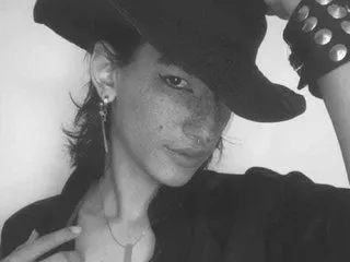 Imagen de perfil de modelo de cámara web de EzioArango24