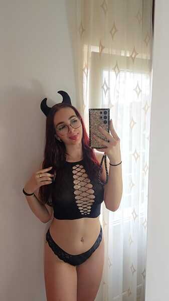 Performer ArieleQuin Photo 1