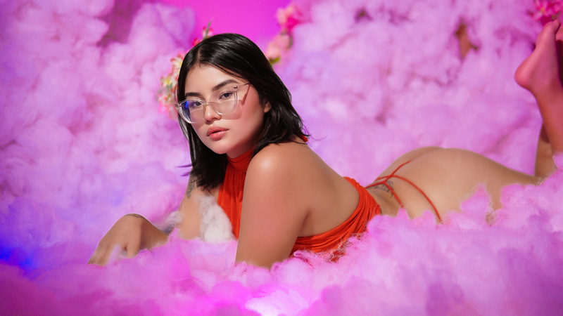 Performer NessyEvan Photo 2