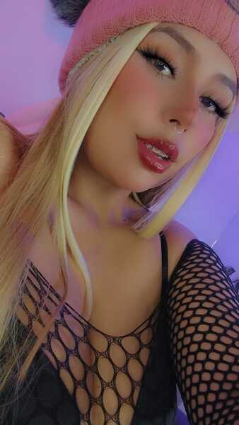 Performer LisaLouu Photo 3