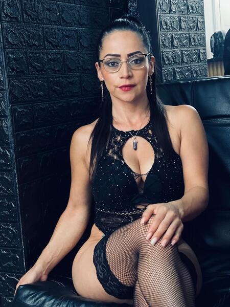 Performer KatheTompson Photo 6