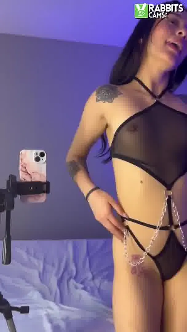 Artist OrianaRousell Video 3
