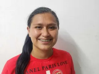 TaraandDaisy77 profilbild på webbkameramodell