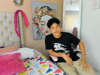 Imagen de perfil de modelo de cámara web de lonsostivens