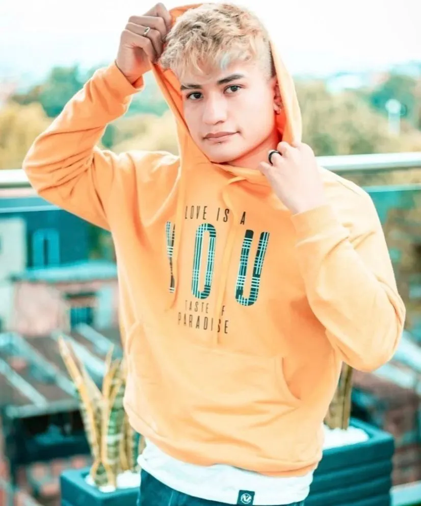 Interprète Theo_Rowan Photo 7