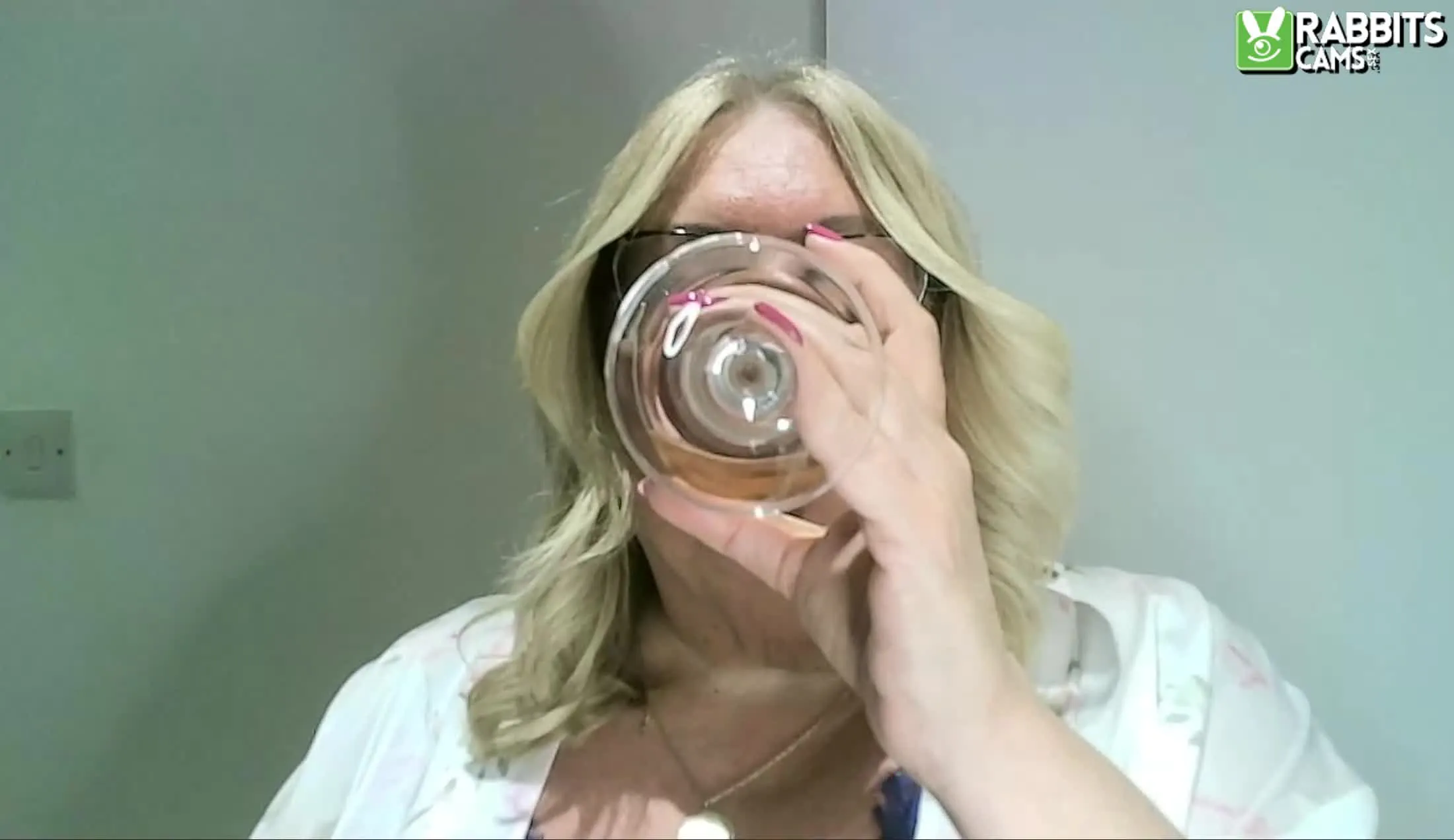 Utøver MoistCurvyChanel Video 1