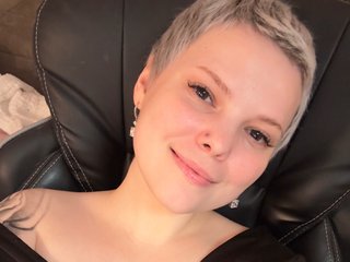 Image de profil du modèle de webcam Lika_Berry