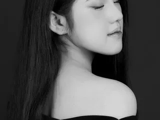 Vyyy18 cam model profile picture