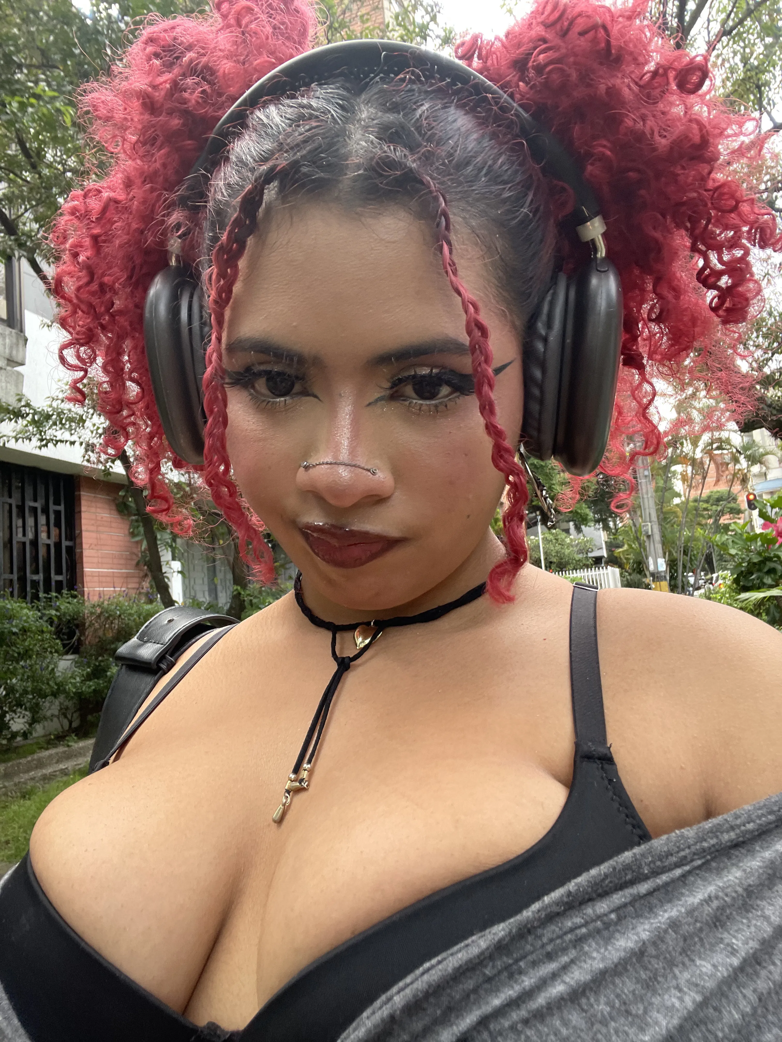 Artiest IdunBrunette Foto 5