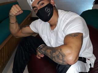 Image de profil du modèle de webcam derrick_pierce29