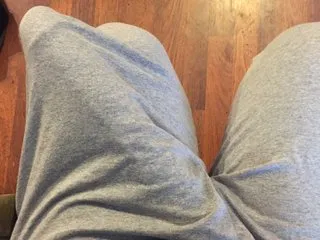 Image de profil du modèle de webcam HungToMyKnees69