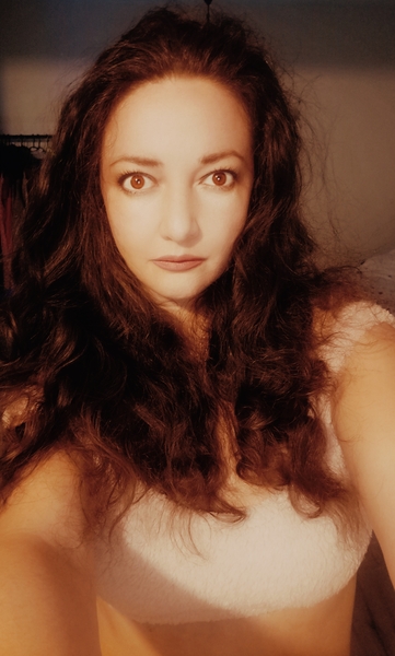 Performer Irihna Photo 2