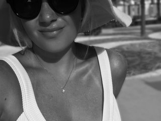 LottieShyGirl cam model profile picture