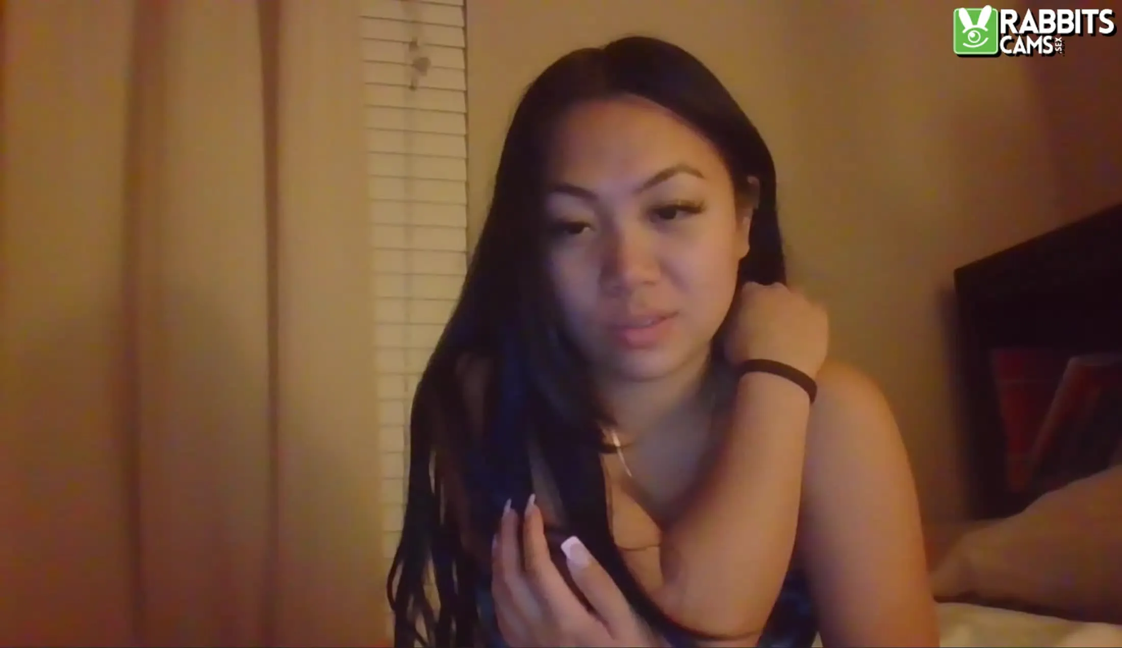 Performer VeeE63 Video 1