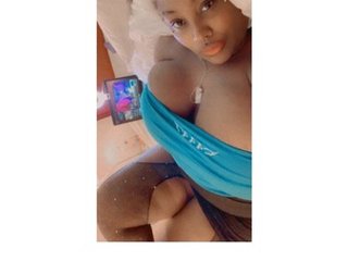 Image de profil du modèle de webcam Sexylexy33