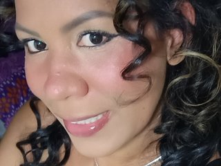 Image de profil du modèle de webcam BrunetteDirty