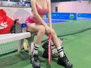 Image de profil du modèle de webcam TiNaaa22