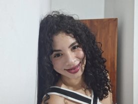 Imagen de perfil de modelo de cámara web de Melii_lov_19