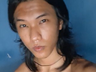 Image de profil du modèle de webcam DivinVerse