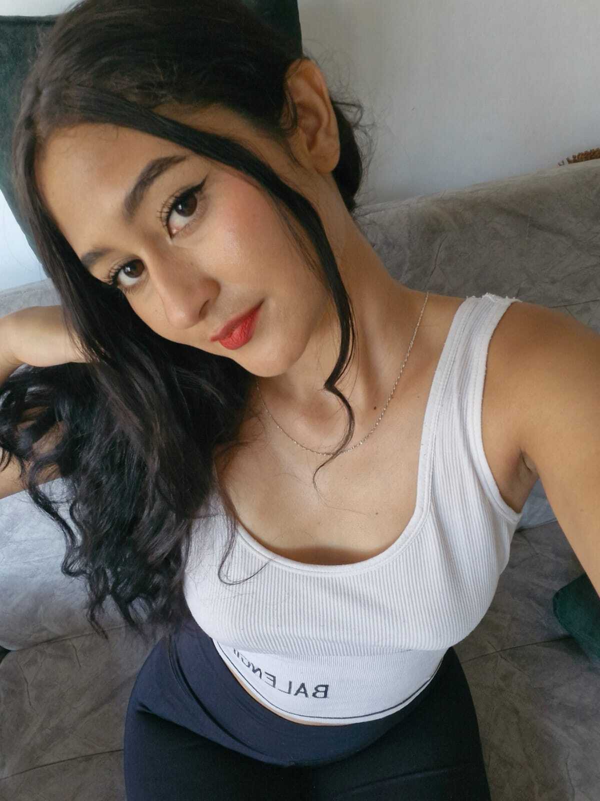 Performer CamileMoon Photo 2