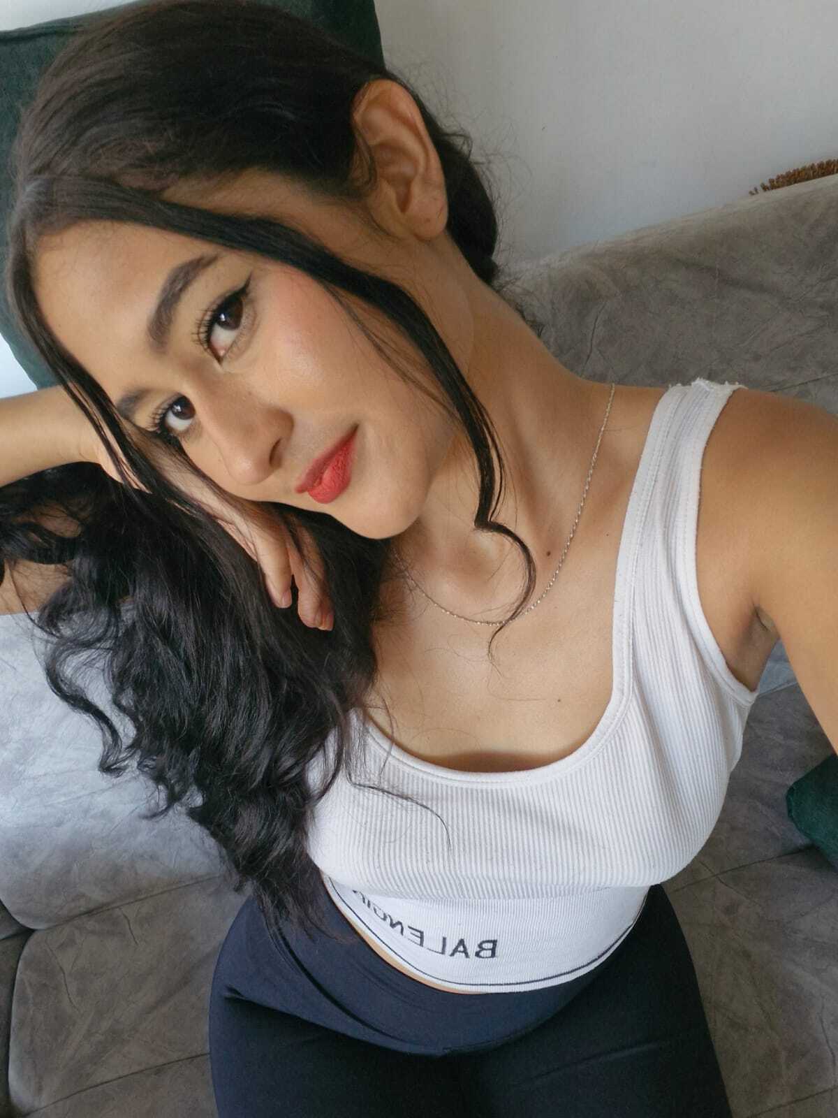 Performer CamileMoon Photo 11