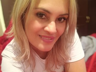 Image de profil du modèle de webcam CarolinneFiotti