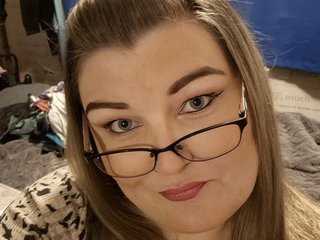 xInnocent_Ivy cam model profile picture