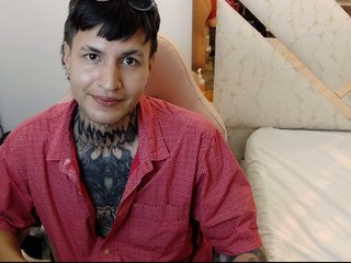 andreyharris profilbild på webbkameramodell