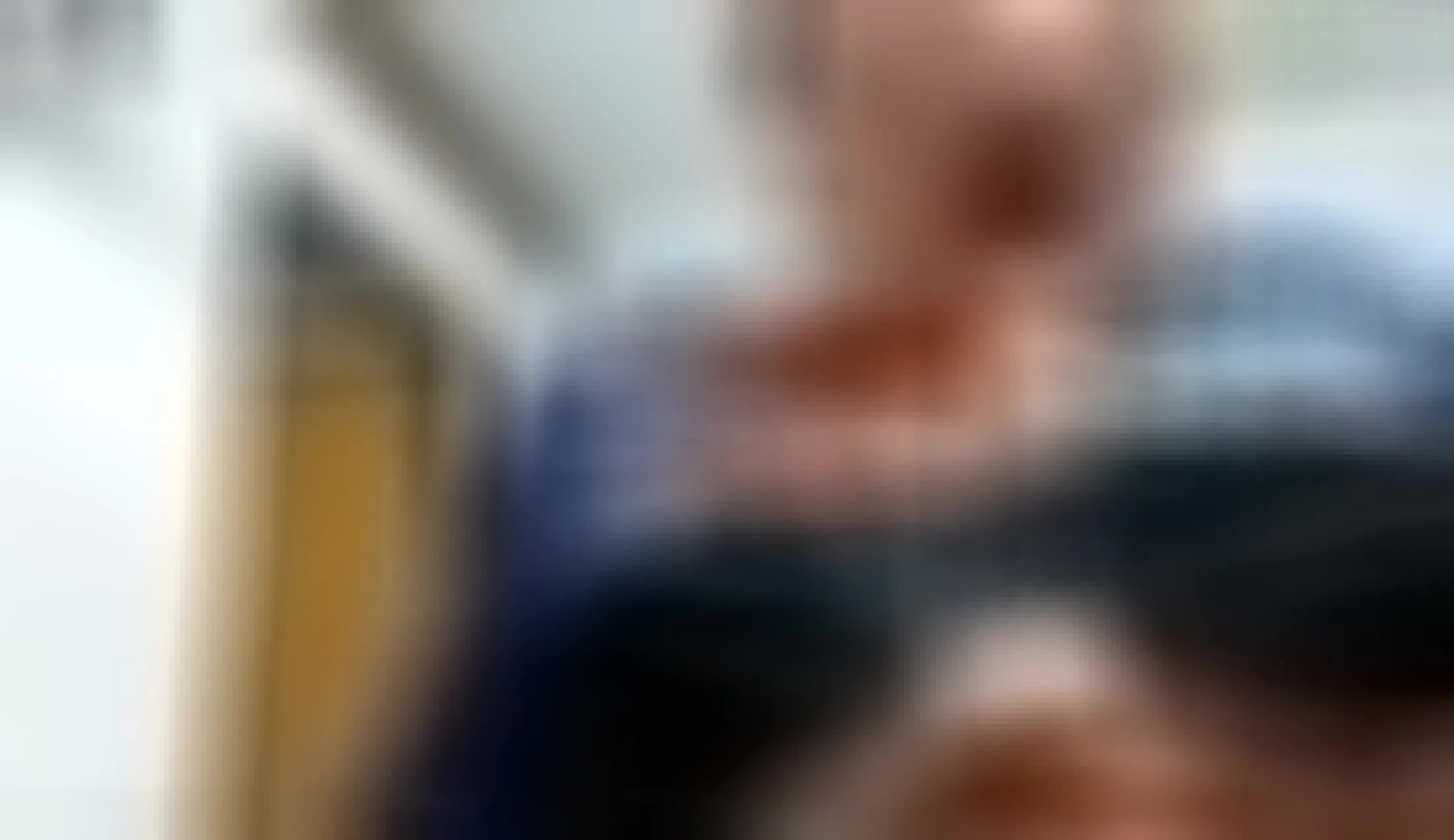 Artista AbrilShield Video 1