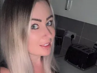 Profilbilde av Innocent_dolli_x webkamera modell