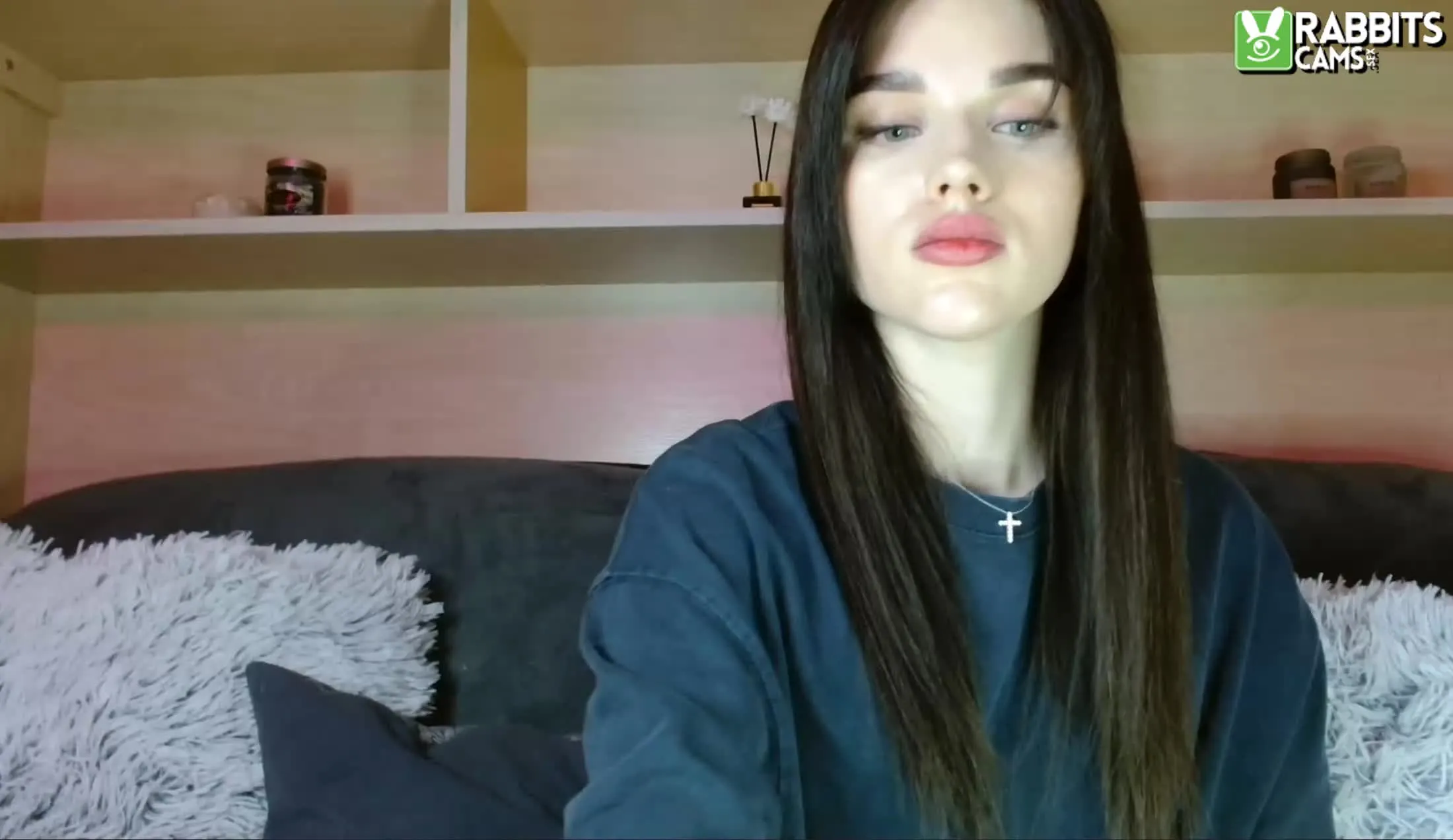 Darsteller MevaShine Video 1